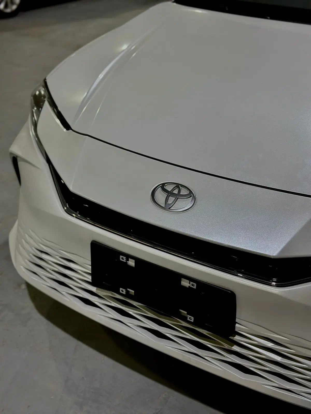 تويوتا كامري ٢٠٢٤ هايبرد فول مواصفات زيرو شامل الرقم - الصورة 2