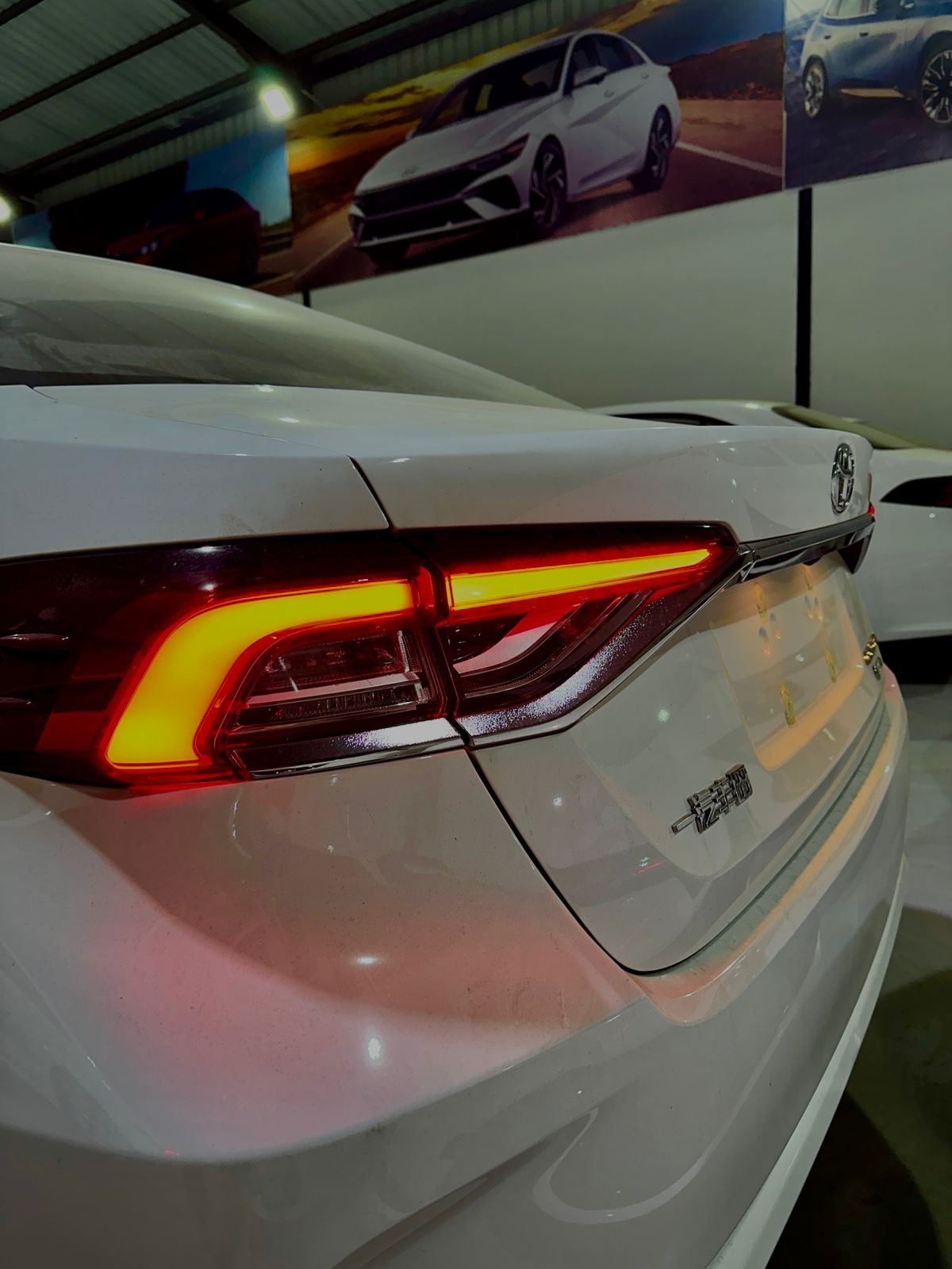 تويوتا كورلا هايبرد ٢٠٢٤ تجميع صين ( علامة السودة ) السعر شامل الرقم - الصورة 11